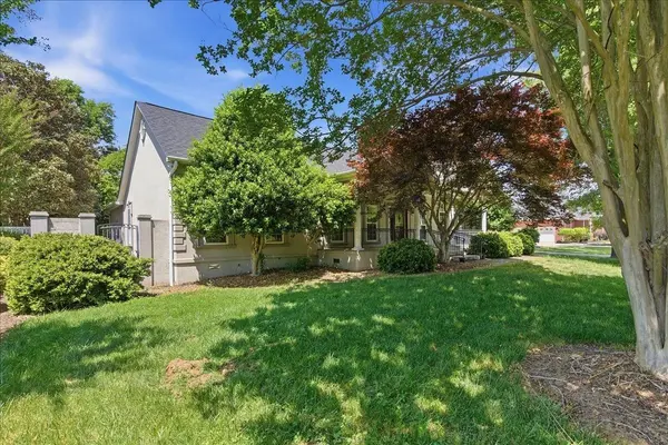 212 Watersedge DR, Boiling Springs, SC 29316