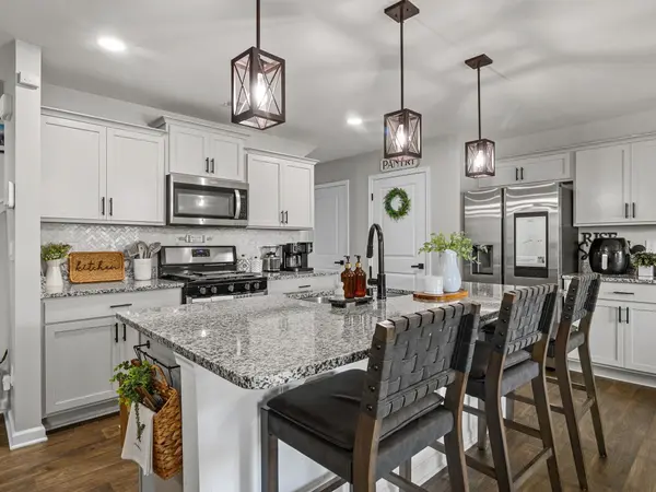 1356 Ledsham CT, Greer, SC 29651