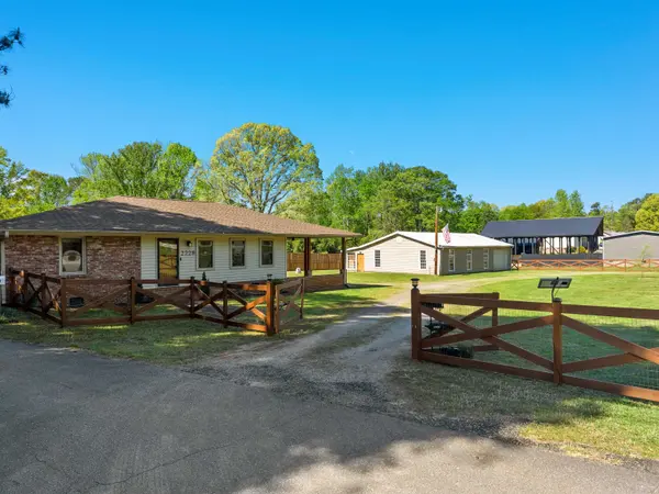 2228 Cross Anchor RD, Woodruff, SC 29388
