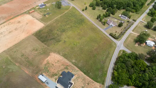 606 McSwain Rd, Chesnee, SC 29323