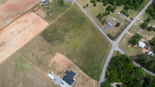 606 McSwain Rd, Chesnee, SC 29323