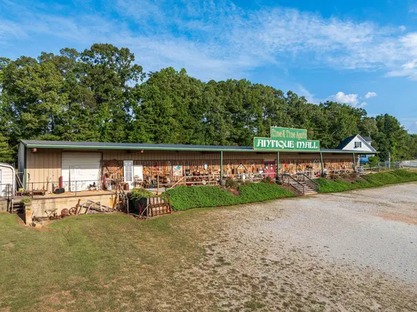 1385 Meadow Farm RD, Inman, SC 29349