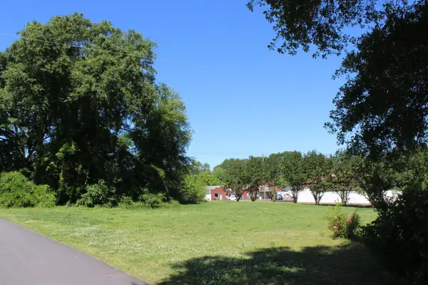 617 US 221 HWY, Forest City, NC 28139-9291