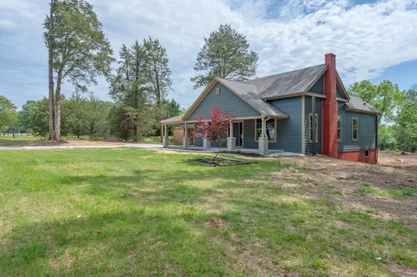 1655 Old Switzer RD, Moore, SC 29369