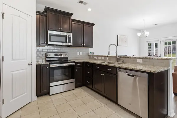 712 Hayden LN, Inman, SC 29349