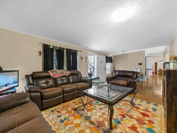 647 Tizian LN, Inman, SC 29349