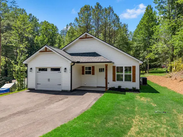 1075 E Prince RD, Landrum, SC 29356