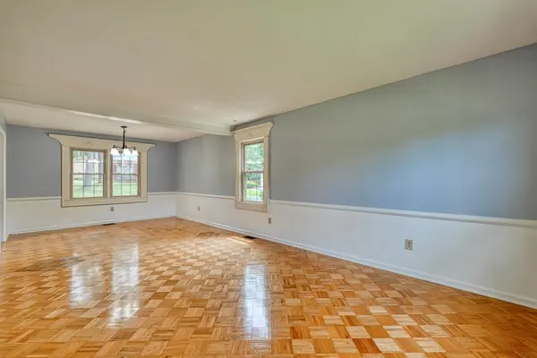 210 Oakmont Dr, Boiling Springs, SC 29316