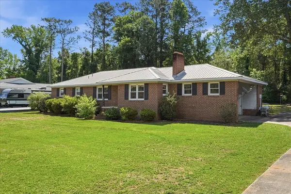 208 Skyland DR, Clinton, SC 29325