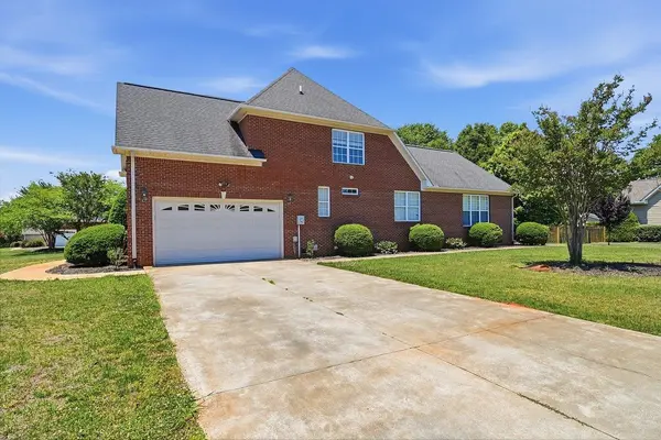 504 Kiowa DR, Boiling Springs, SC 29316