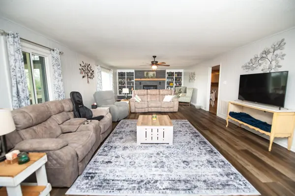 155 Coastline DR, Inman, SC 29349