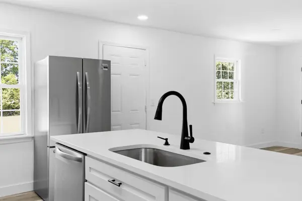 456 Bishop DR, Mualdin, SC 29662