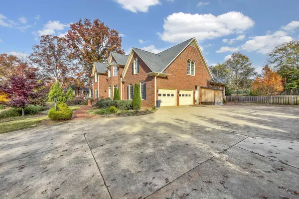 111 W Woodglen RD, Spartanburg, SC 29301