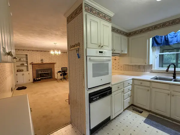 3855 Maid Marion LN, Spartanburg, SC 29302