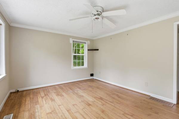 231 Ford LN, Landrum, SC 29356