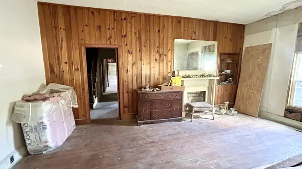 100 Lipscomb ST, Gaffney, SC 29340