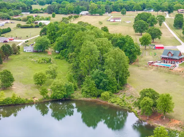 901 Iron Bridge RD, Cowpens, SC 29330