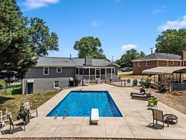 108 Churchill AVE, Greer, SC 29651
