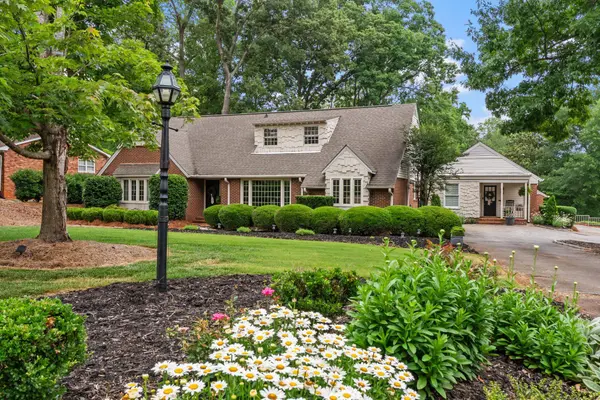 300 Lake Forest Dr, Spartanburg, SC 29302