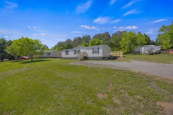 375 Griggs RD, Six Mile, SC 29682