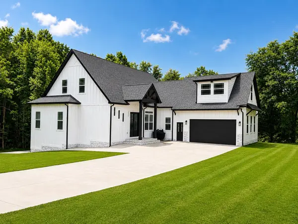 210 Cocoa RD, Inman, SC 29349-8102