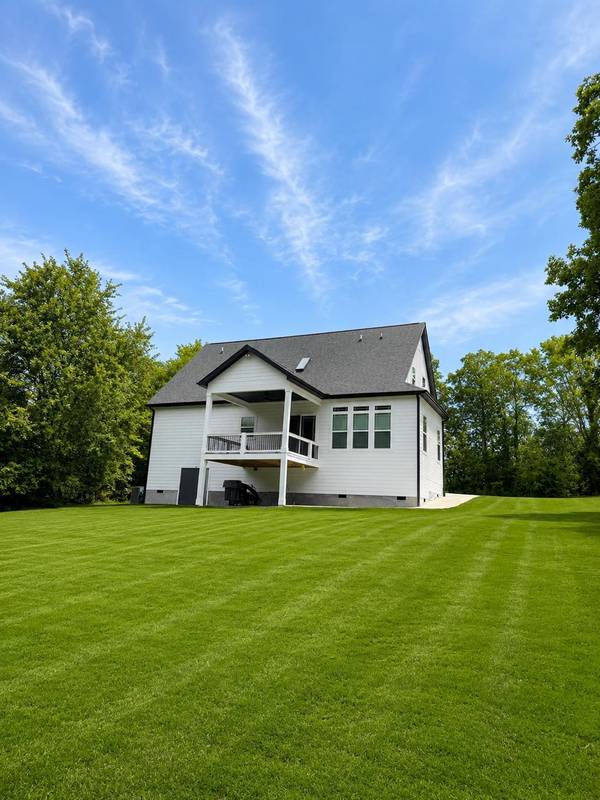 210 Cocoa RD, Inman, SC 29349-8102