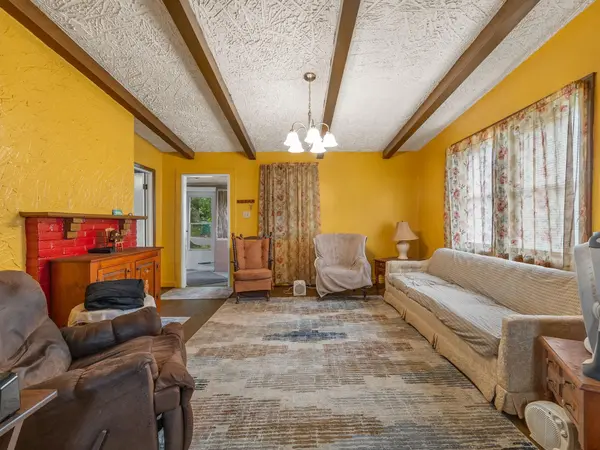 1 F ST, Inman, SC 29349