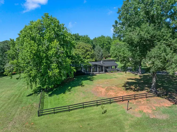 1064 Knollwood Acres RD, Boiling Springs, SC 29316