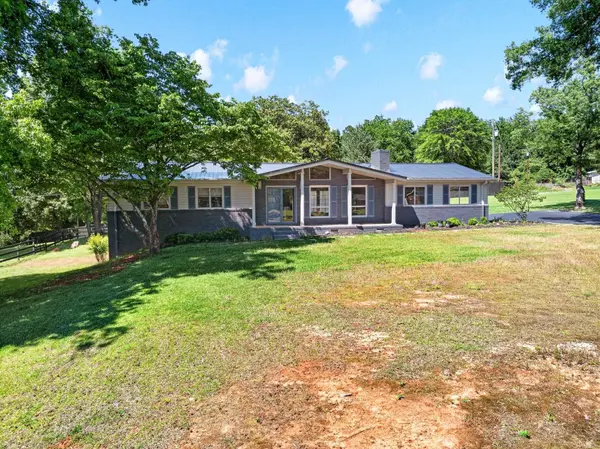 1064 Knollwood Acres RD, Boiling Springs, SC 29316