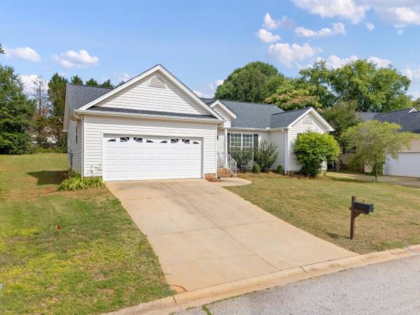 1111 Dunwoody DR, Simpsonville, SC 29681