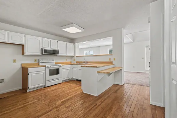 101 Fairway Oaks LN, Easley, SC 29642