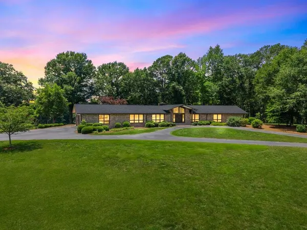 110 Racetrack RD, Woodruff, SC 29388