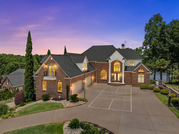 204 E Caledonia CT, Inman, SC 29349