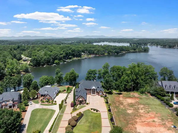 204 E Caledonia CT, Inman, SC 29349
