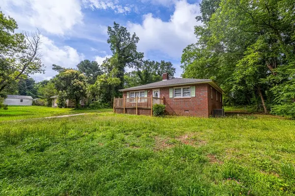 157 Hampton ST, Wellford, SC 29385