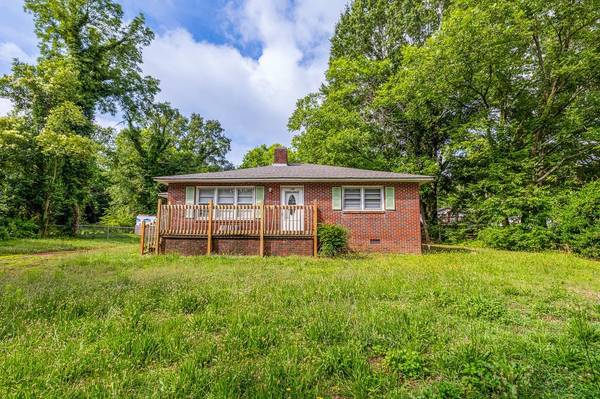 157 Hampton ST, Wellford, SC 29385