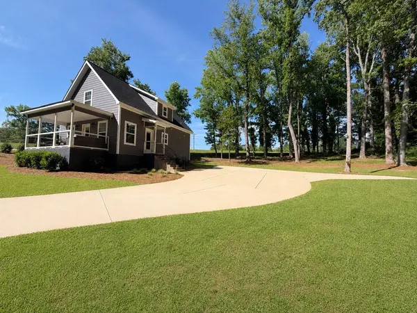 198 Walden CIR, Fairforest, SC 29301