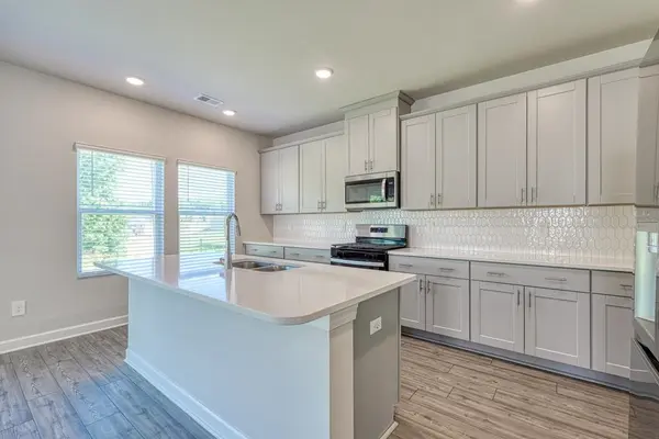 100 Martel DR, Spartanburg, SC 29306