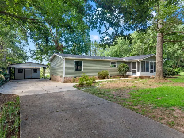 208 Red Raven DR, Greer, SC 29651