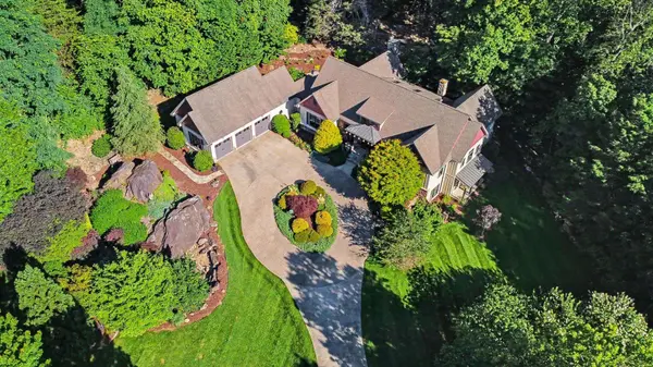 2554 Deep Gap Farm RD, Mill Spring, NC 28756