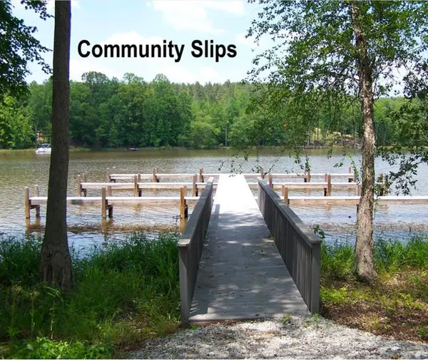 406 Terrapin Pointe RD, Hodges, SC 29563