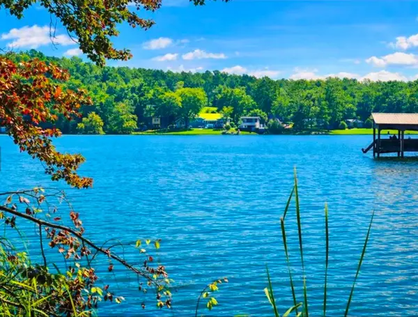 406 Terrapin Pointe RD, Hodges, SC 29563