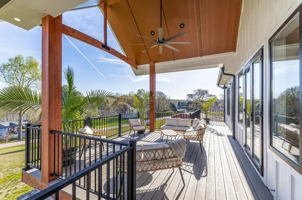 231 CANADY RD, Wellford, SC 29385