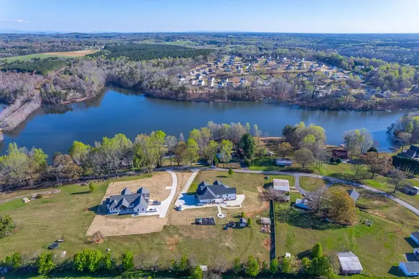 231 CANADY RD, Wellford, SC 29385