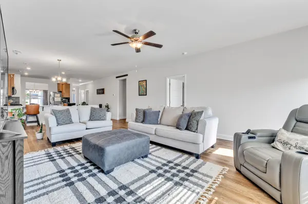 30 Woodcross DR, Simpsonville, SC 29681
