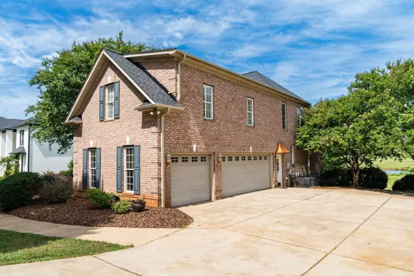 771 E Long Bay DR, Inman, SC 29349