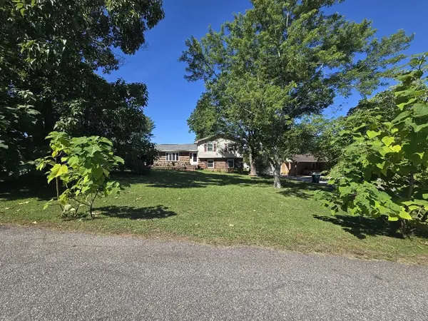 142 Greenbriar Dr, Gaffney, SC 29341