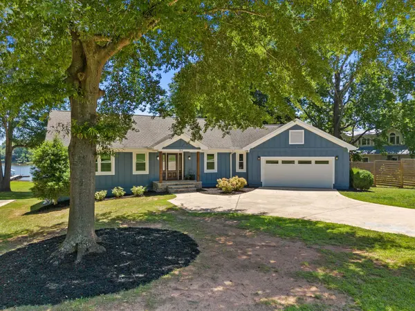 105 Walker RD, Campobello, SC 29322-948