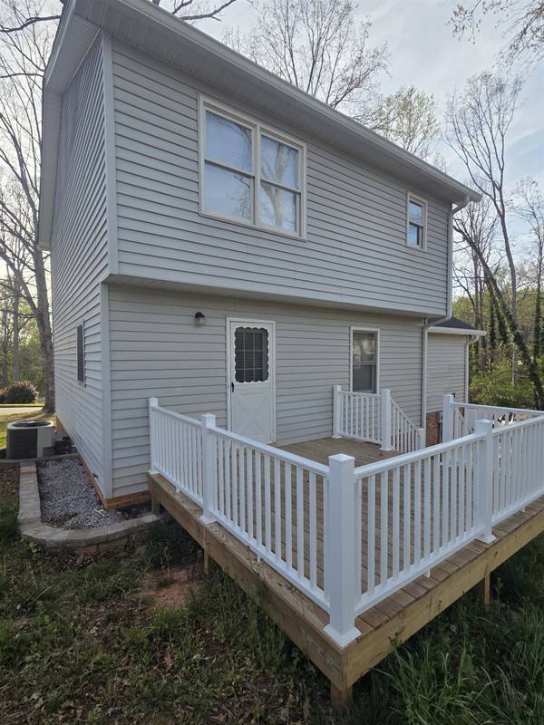 120 Chaucer Dr, Gaffney, SC 29341