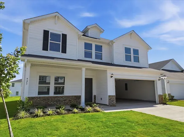 923 Rising Oak CT, Spartanburg, SC 29301